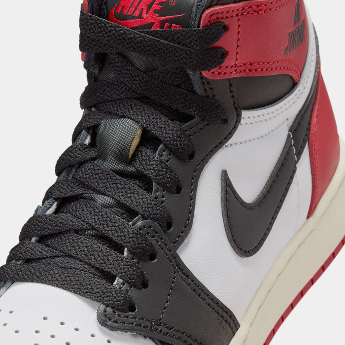 Air Jordan 1 Retro High OG Black Toe Grade School Lifestyle Shoes (White/Black/Varsity Red/Sail)