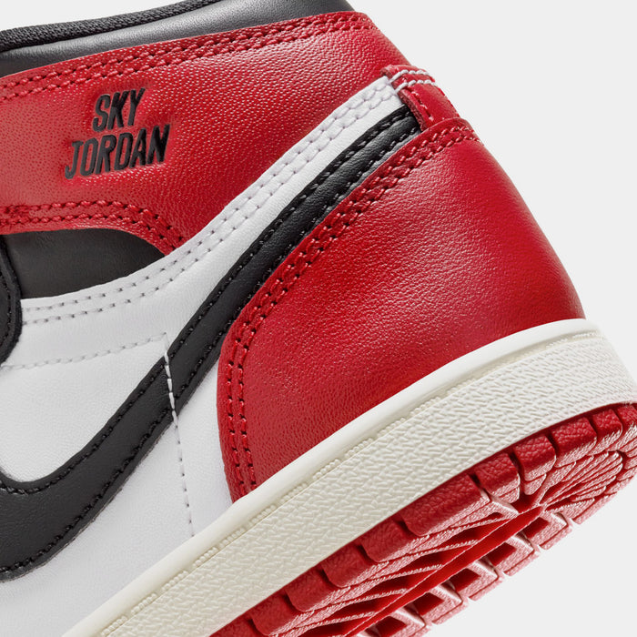 Air Jordan 1 Retro High OG Black Toe Preschool Lifestyle Shoes (White/Black/Varsity Red/Sail)