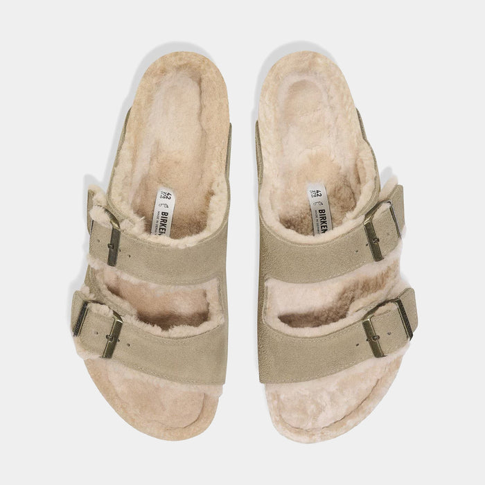 Arizona Shearling Womens Sandals (Beige/Gold)
