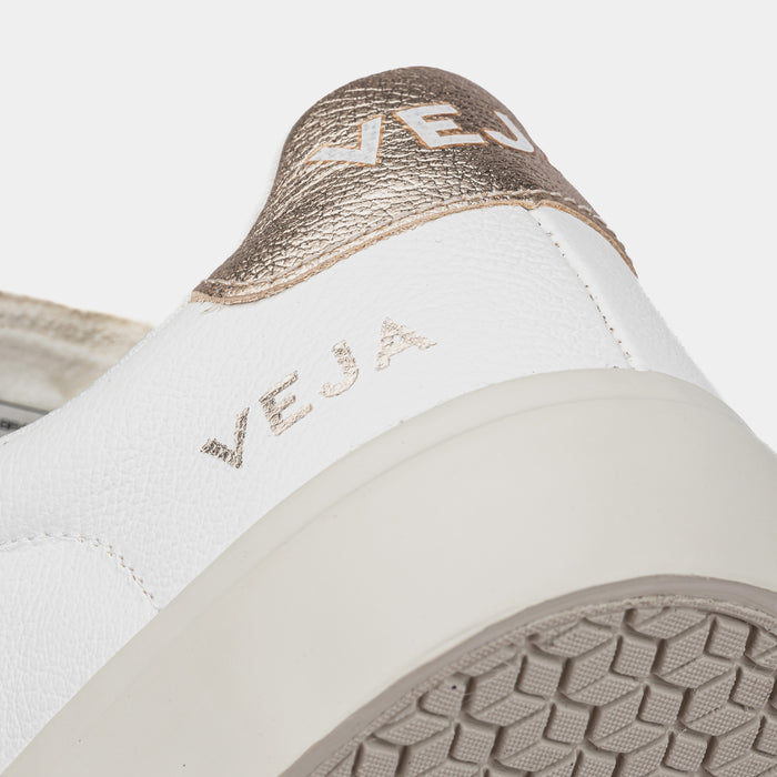 Campo Leather Womens Lifestyle Shoes (White/Gold)
