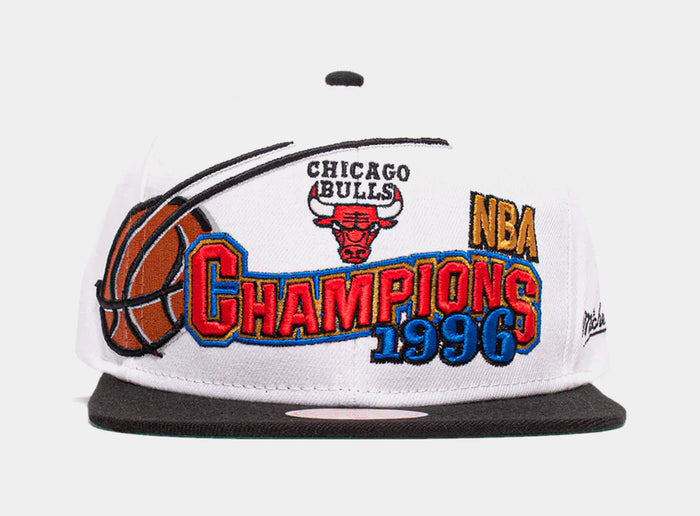 Chicago Bull 96 Champions Snapback Mens Hat (White/Black)