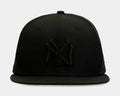 New York Yankees Blackout 9Fifty Trucker Mens Hat (Black)