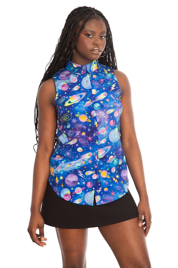 Retro print collared shirt featuring nostalgic 90s artwork, combining comfort and personality for professional outfits, smart casual dressing and everyday wear.
