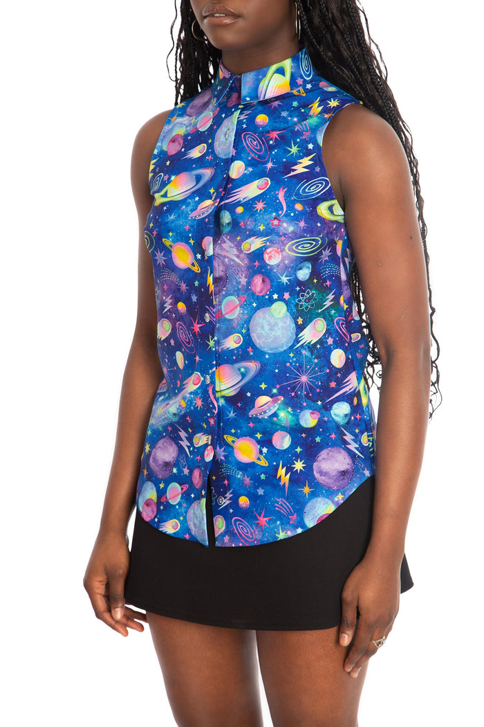 Retro graphic button-up shirt featuring Nineties Universe artwork, ideal for office outfits, creative workwear, weekend styling and effortless day-to-night wear.