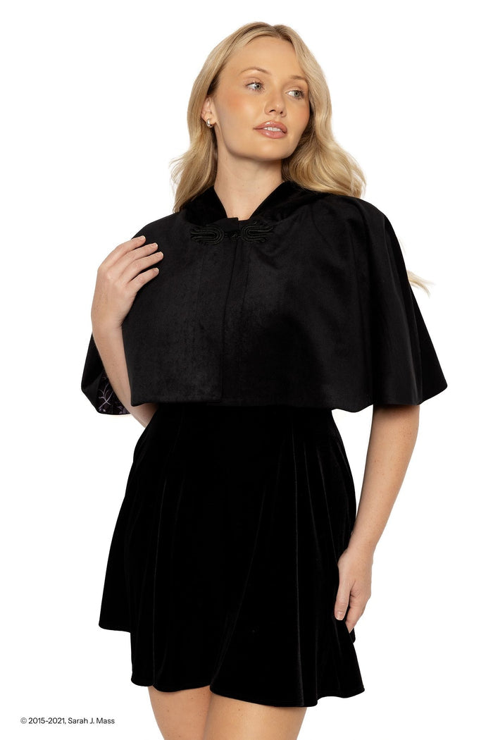Sarah J Maas ACOTAR Shadowsinger velvet cape in black, A Court of Thorns and Roses inspired hooded cloak with soft velvet fabric, flowing shape, frog clasp neck and High Fae thorn and rose lining, Night Court look