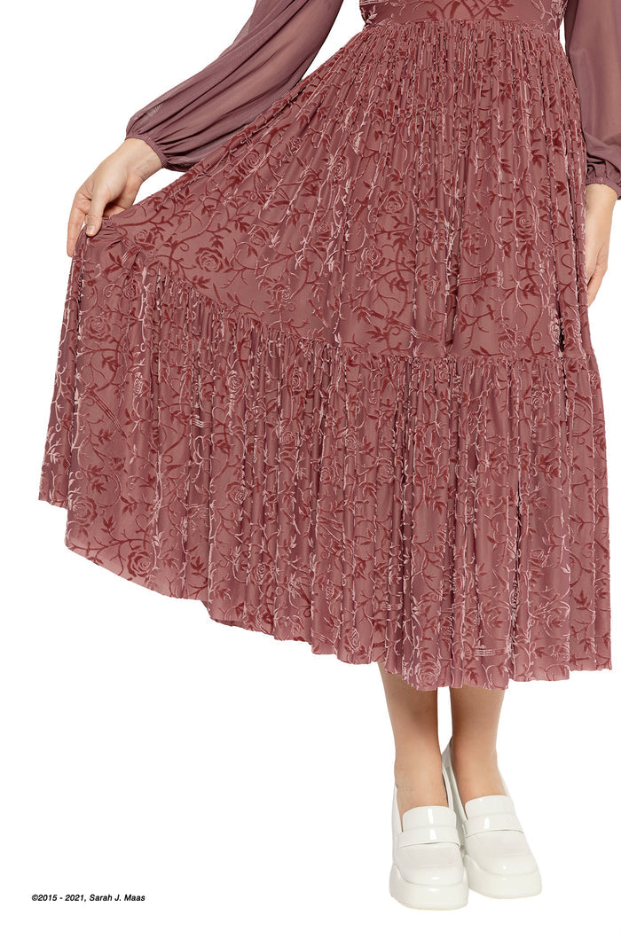 Sarah J Maas ACOTAR Spring Court rosewood burned velvet dress, A Court of Thorns and Roses inspired fae queen gown with square neckline, bishop sleeves and layered skirt, elegant fantasy outfit