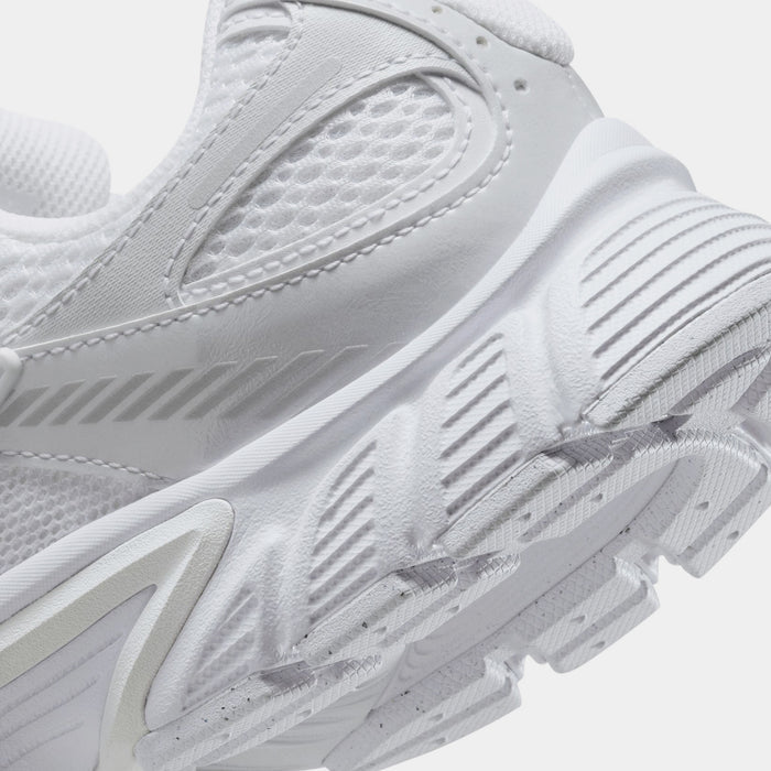 V5 RNR Womens Running Shoes (White/Black/Metallic Silver/White)